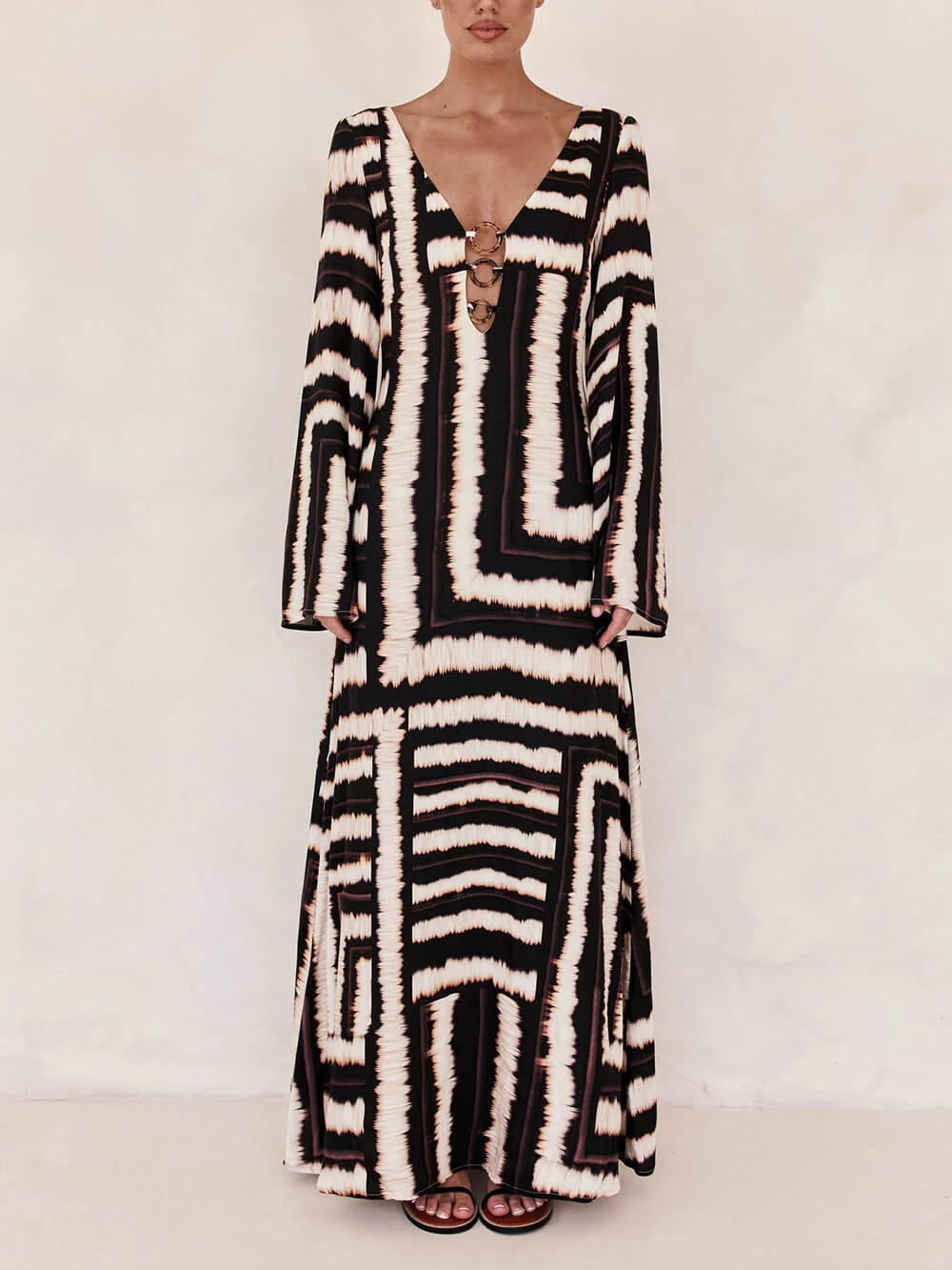 Flattering V-Neckline Unique Printed V Tie Ring Maxi Dress - Image 4
